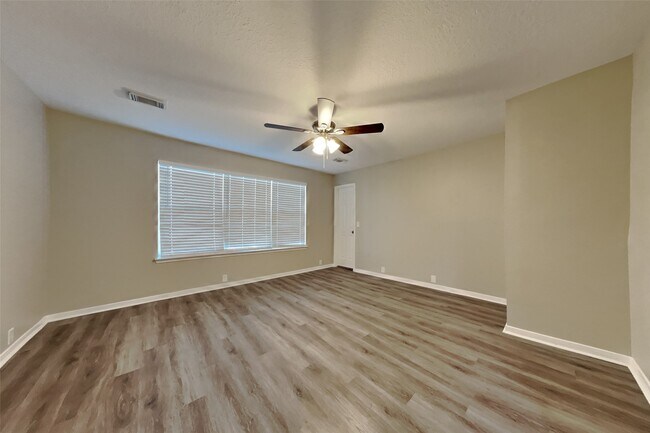 Foto del edificio - 7311 Wisteria Chase Pl