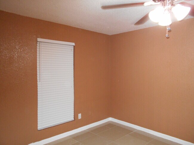 Building Photo - 12447 W Village Dr