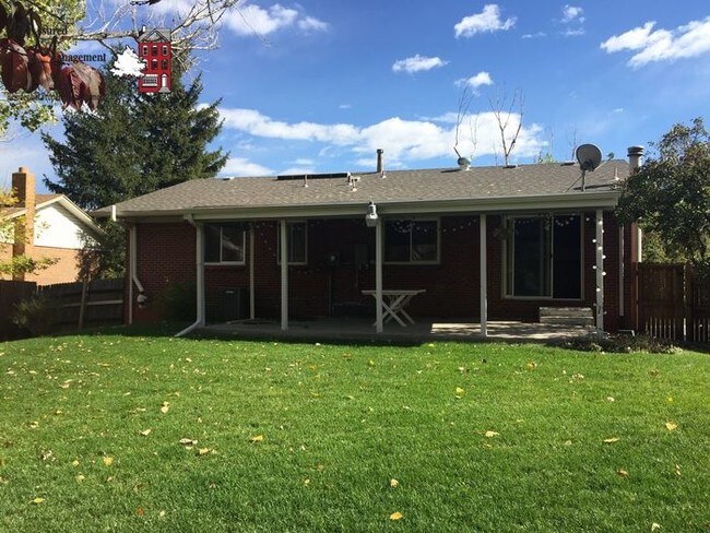 Building Photo - Home in Green Mountain! 2-car garage!
