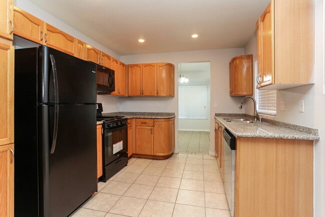 Building Photo - 7712 Sparrowgate Ave