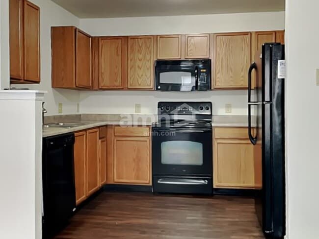 Building Photo - 10155 Cumberland Pointe Blvd