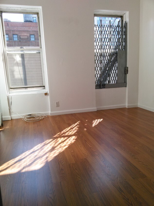 Primary Photo - 540 W 47th St