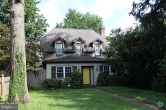 Building Photo - 744 Rydal Rd