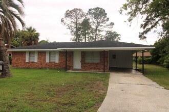 Building Photo - 4851 Malabar Dr