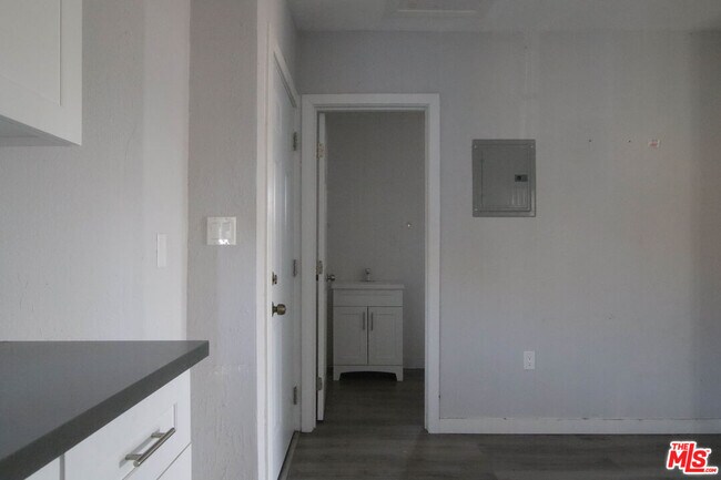 Building Photo - 4710 Wall St