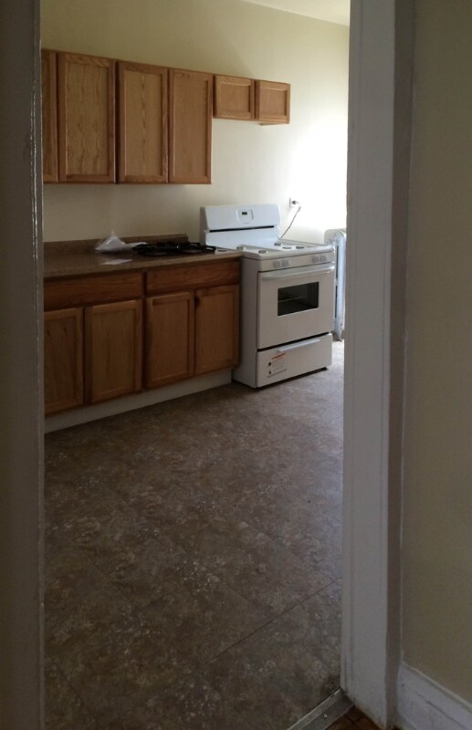 Foto del edificio - 1643 W 80th St