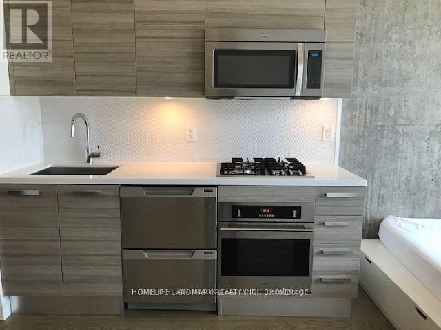 Photo du bâtiment - 224 King St W