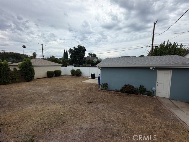 Foto del edificio - 6934 Woodlake Ave