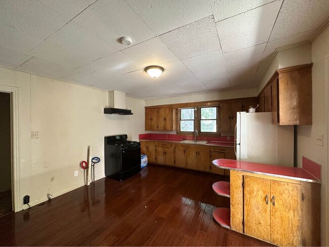 Building Photo - 411 N Soileau St