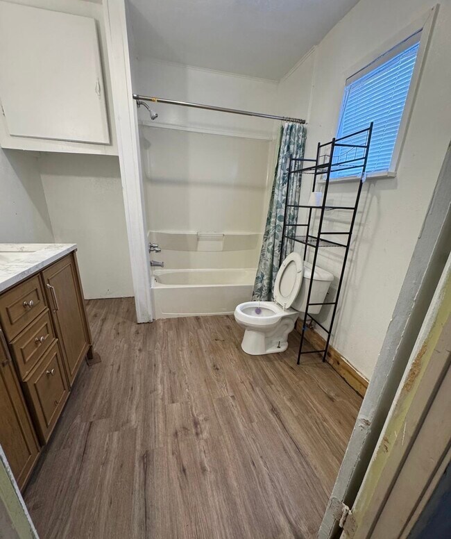 Foto del edificio - 403 E Elk St