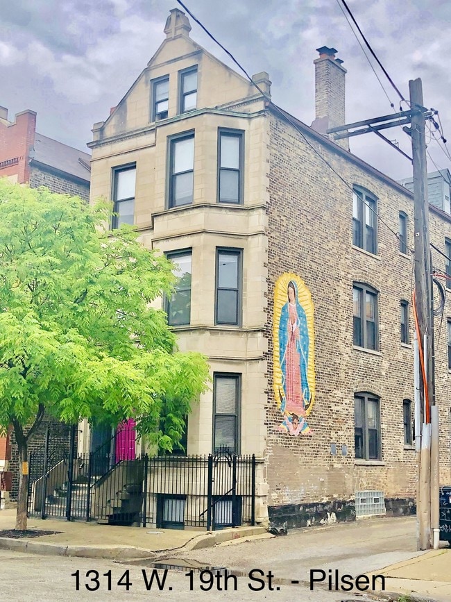 Building Photo - 1314 W 19th St