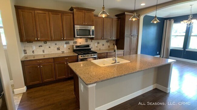 Building Photo - 3439 Signature Golf Point