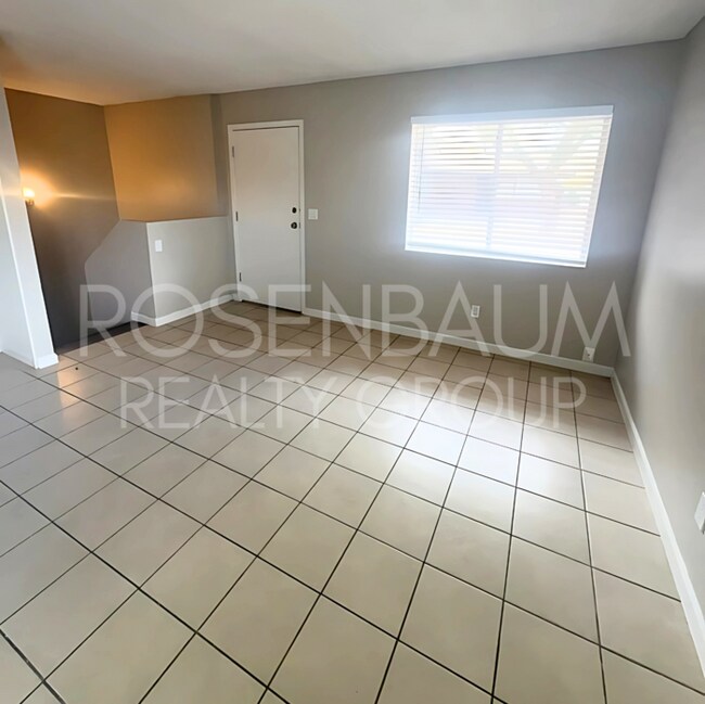 Foto del edificio - 713 W 1st Ave