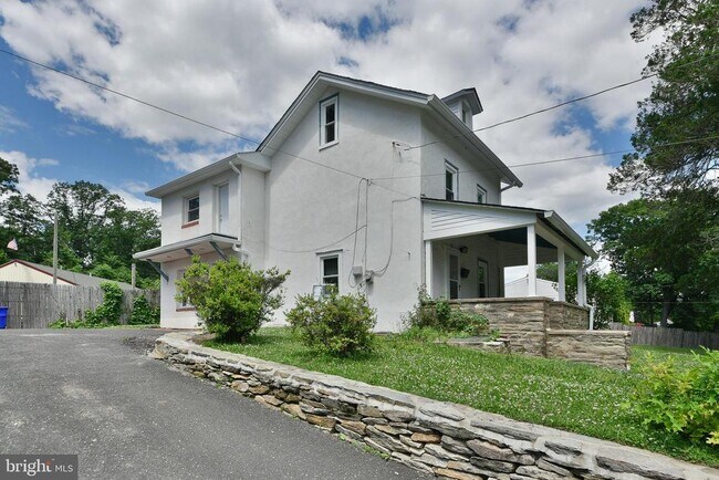 Foto del edificio - 422 Willow Grove Ave