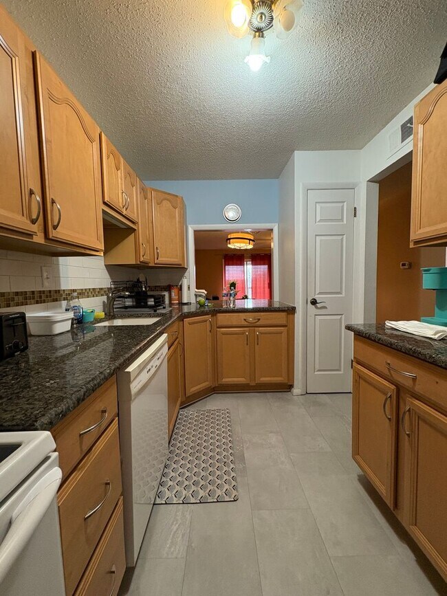 Foto del edificio - Fully Furnished 2-Bed, 2-Bath Condo – Short-Term Lease | Creve Coeur, MO