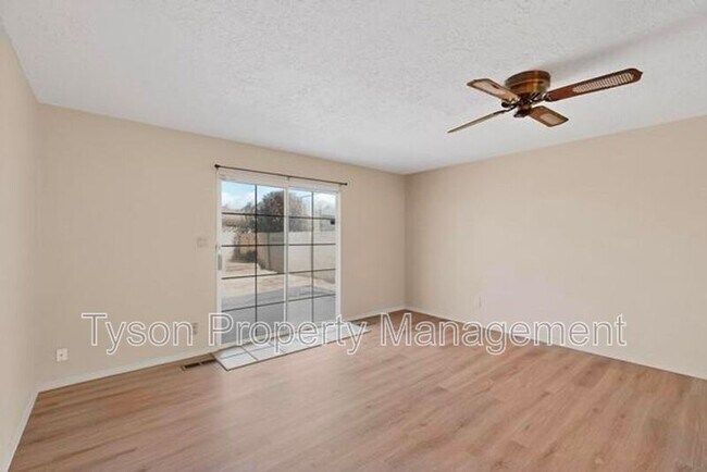 Foto del edificio - 12241 Woodland Ave NE