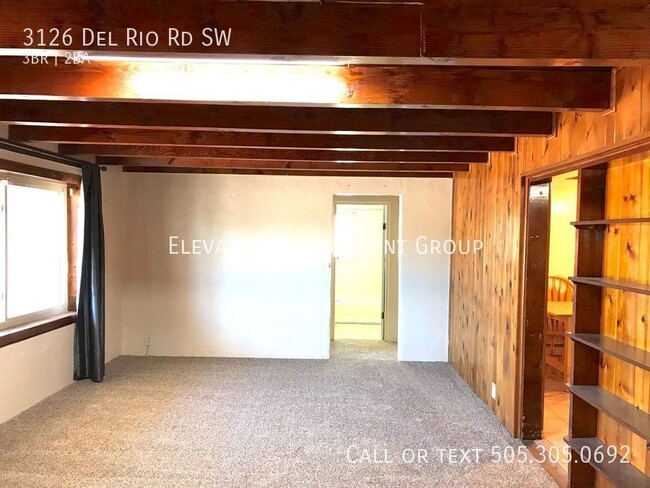 Foto del edificio - 3 Bedroom in Del Rio Acres/South Valley. L...