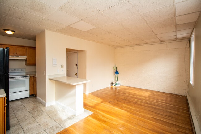 Building Photo - 217 Washington St