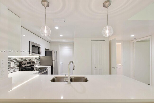Foto del edificio - 3605 NE 207th St