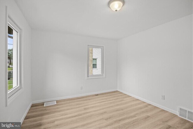 Foto del edificio - 318 Essex Ave