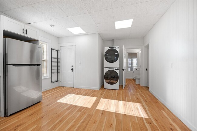 Building Photo - 75 Gage St