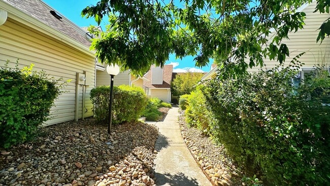 Building Photo - 2 Bed 2 Bath Condo in Strawberry at Heathe...