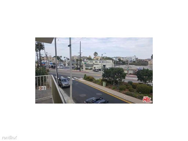 Foto del edificio - 308 Pershing Dr