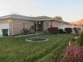 Building Photo - 434 W 120 N
