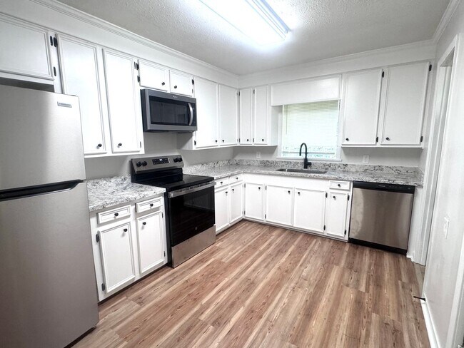 Foto del edificio - 3/1 for rent in Downtown Brandon 042!!