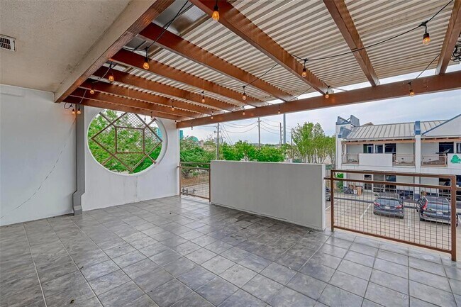 Foto del edificio - 9788 Clarewood Dr