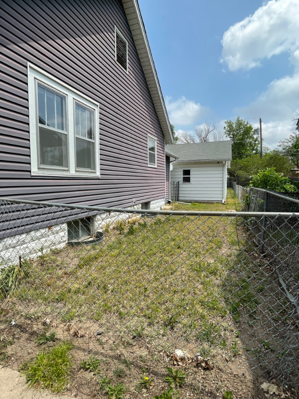 Foto del edificio - 2-bedroom, 1 bathroom House with lots of C...
