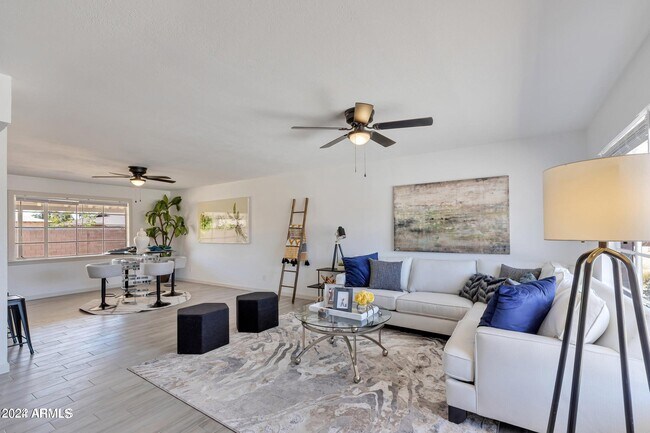 Foto del edificio - 3719 W Rovey Ave