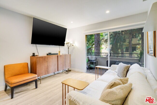 Foto del edificio - 6728 Hillpark Dr