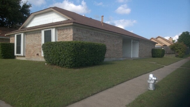 Photo - 920 N Bryan-Belt Line Rd House