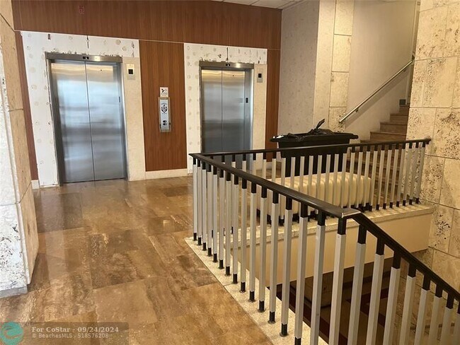 Building Photo - 1965 S Ocean Dr