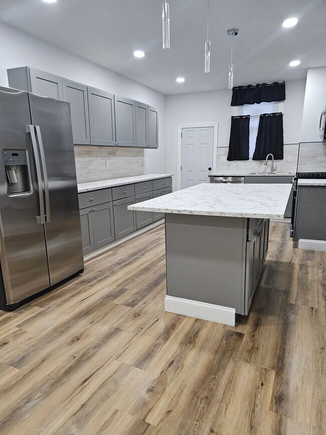 Foto del edificio - 3270 N Marston St