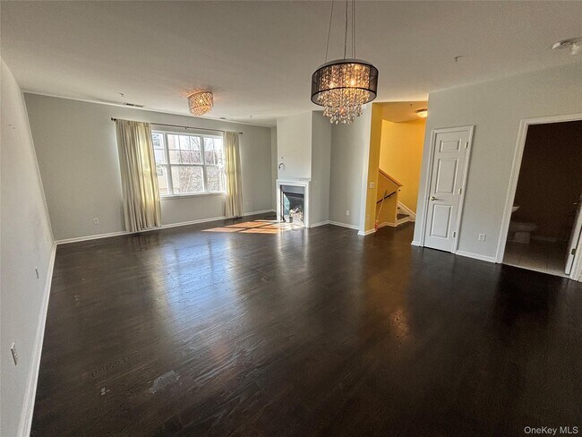 Foto del edificio - 105 Wood Lake Dr