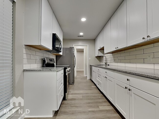Foto del edificio - 901 Stonybrook Dr