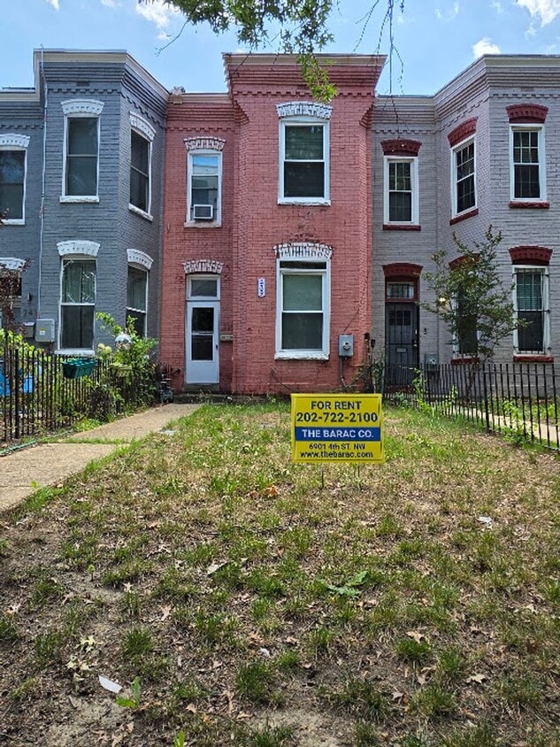 Photo - 239 K St., NE