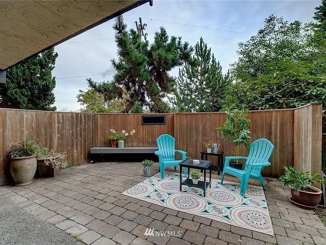 Building Photo - 2423 8th Ave N