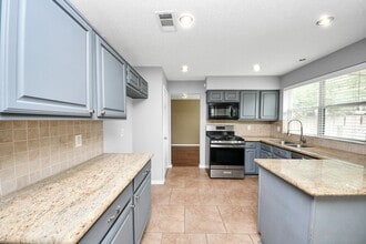 Building Photo - 11318 Willow Field Dr