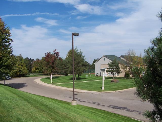 Woodland Meadows Apts LLC Rentals - Clinton Township, MI | Apartments.com