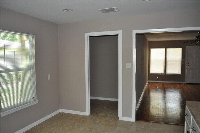 Foto del edificio - 7702 Rutgers Ave