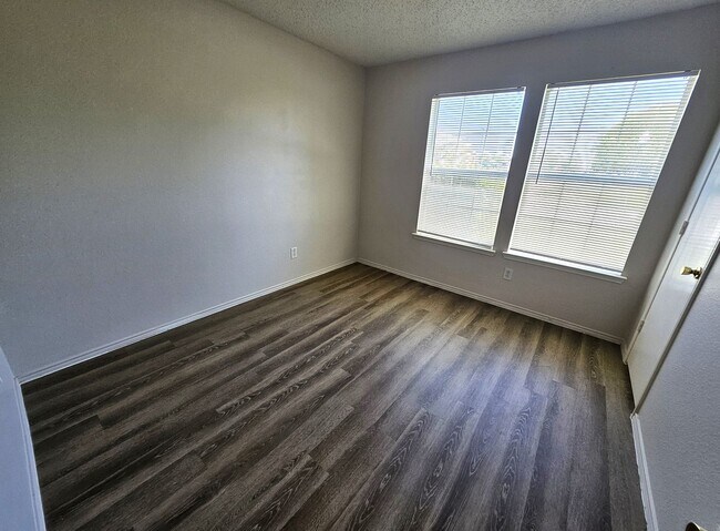 Foto del edificio - Single story 3 bedroom, 2 bathroom house- ...