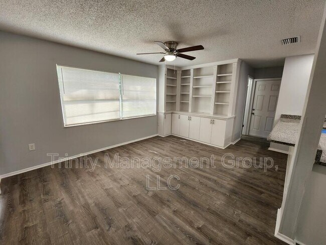 Foto del edificio - 2429 Keeport Dr