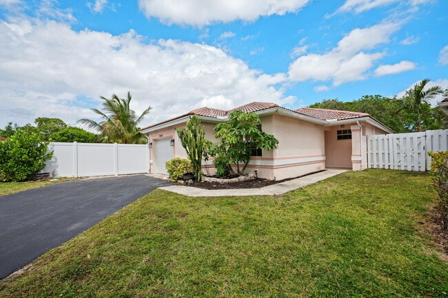 Building Photo - 13400 NW 5th Ct