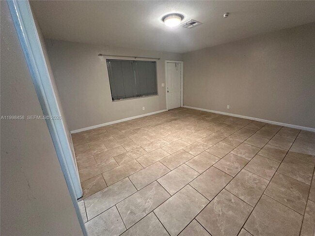 Foto del edificio - 5940 NW 20th St