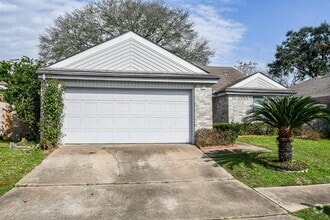 Building Photo - 11902 S Fairhollow Ln