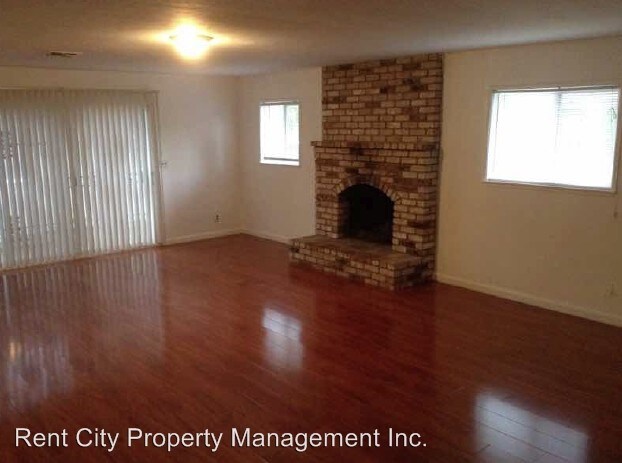 Building Photo - 7928 Grandstaff Dr