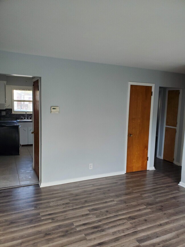 Building Photo - 2535 Pelton Ave